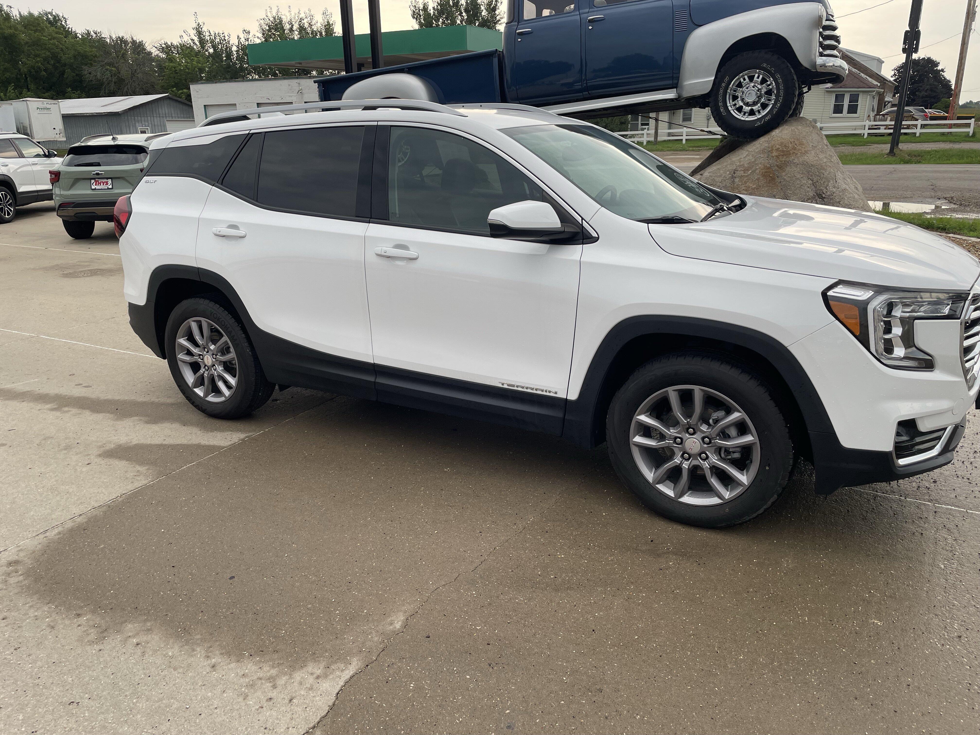 2024 GMC Terrain SLT - Photo 8