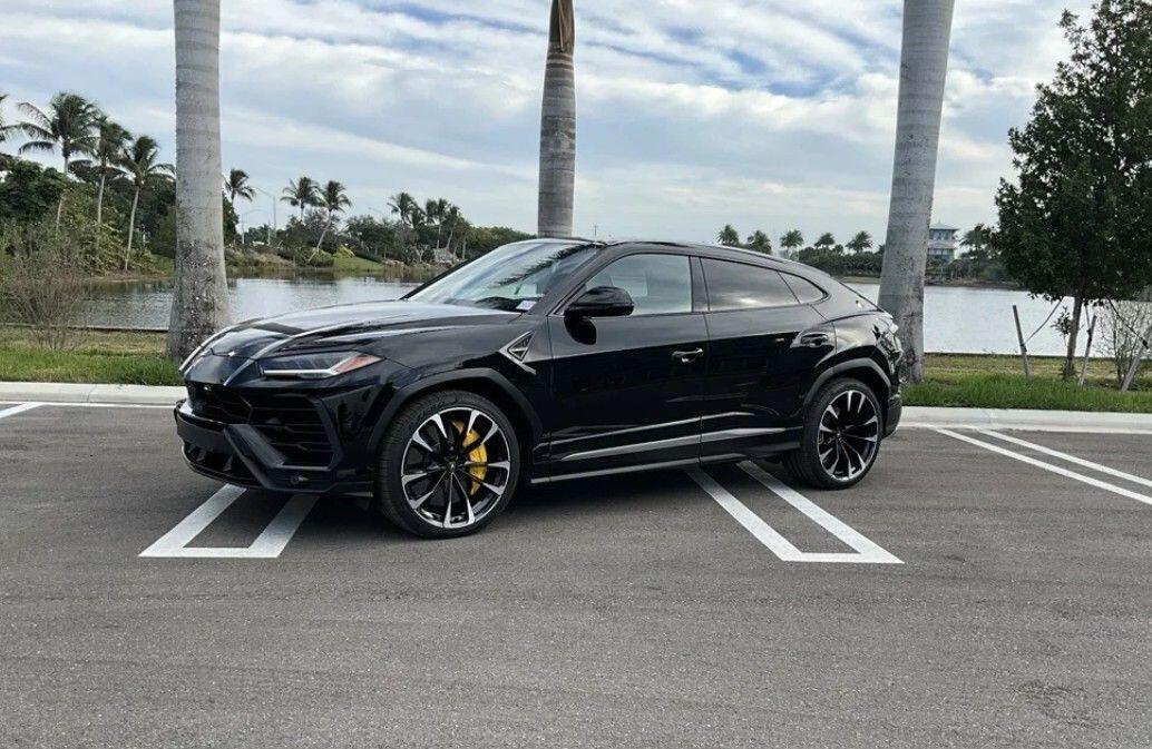 2022 Lamborghini Urus 4.0 V8's photo
