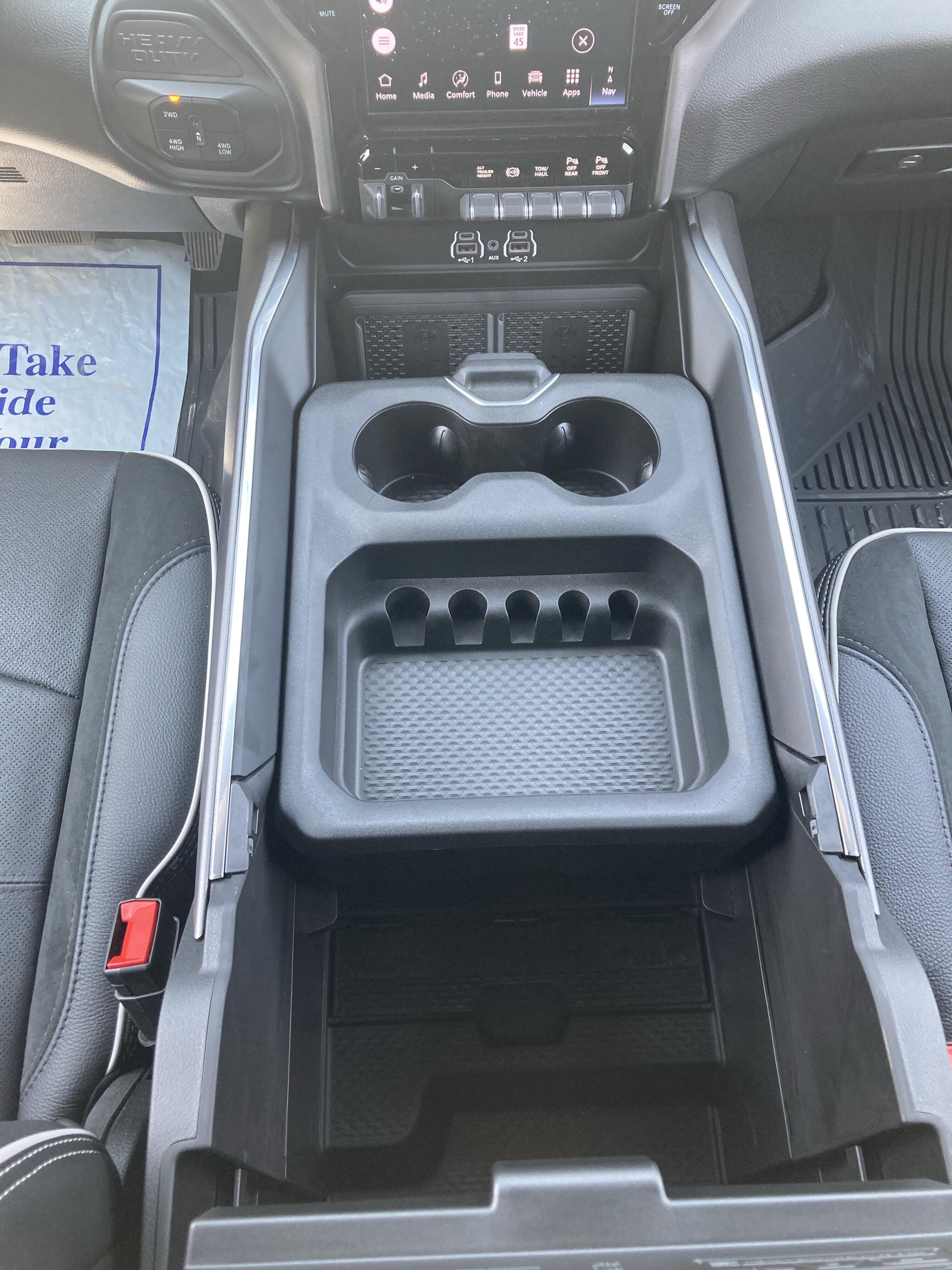 2026 RAM 3500 Laramie - Photo 16