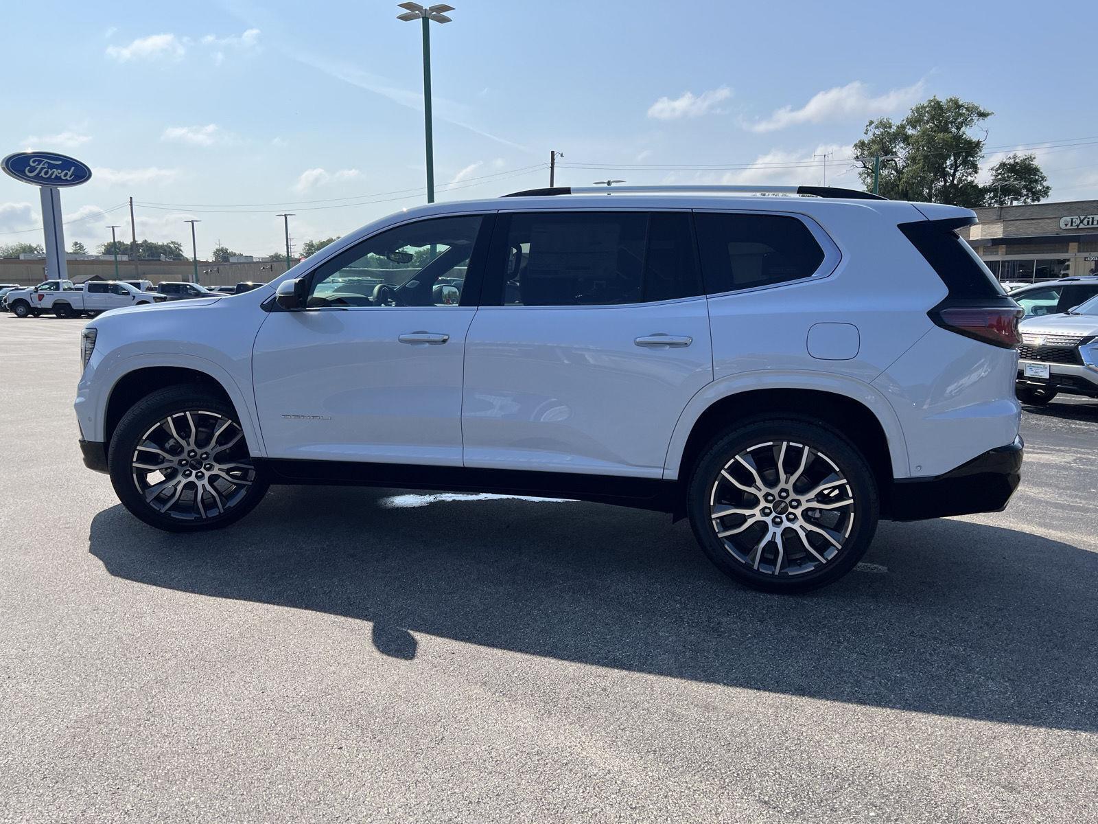 2026 GMC Acadia Denali Ultimate - Photo 10