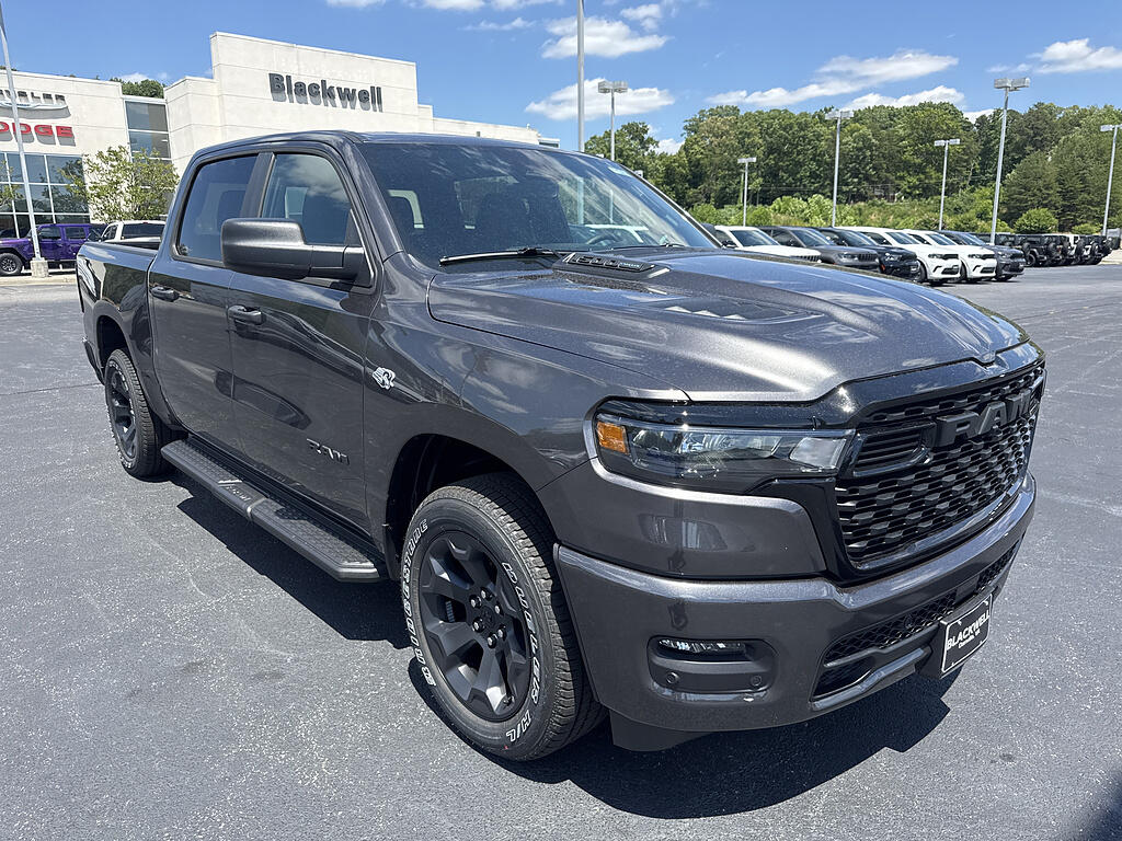 2026 RAM 1500 1500 Express Crew Cab 4x4 5'7' Box