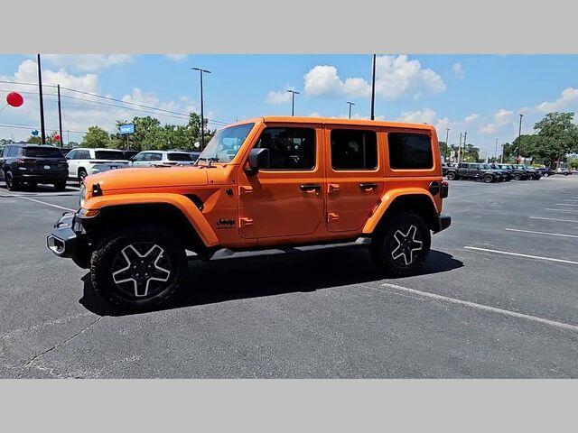 2025 Jeep Wrangler 4-Door Sahara - Photo 24