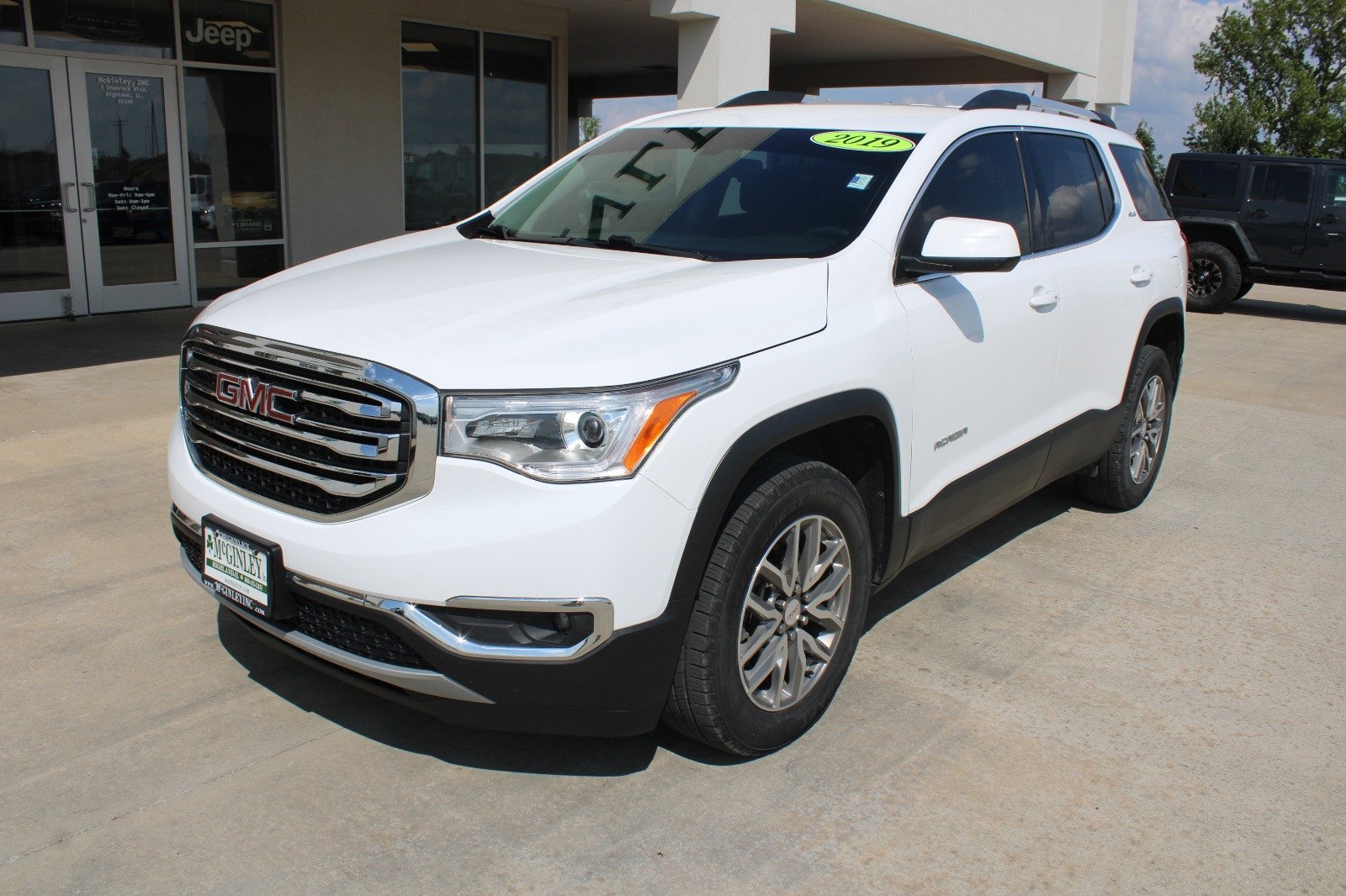 Used 2019 GMC Acadia SLE-2 with VIN 1GKKNSLS5KZ151101 for sale in Highland, IL