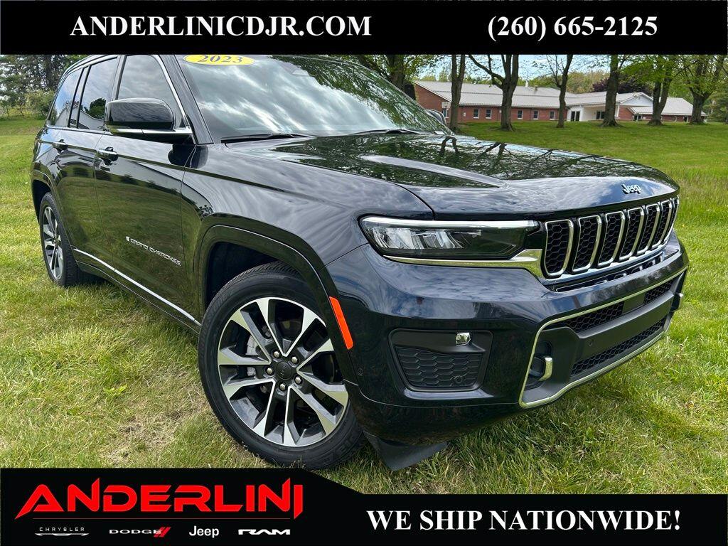 2023 Jeep Grand Cherokee Overland 4x4's photo