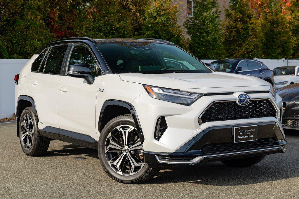 2024 Toyota RAV4 XSE's photo