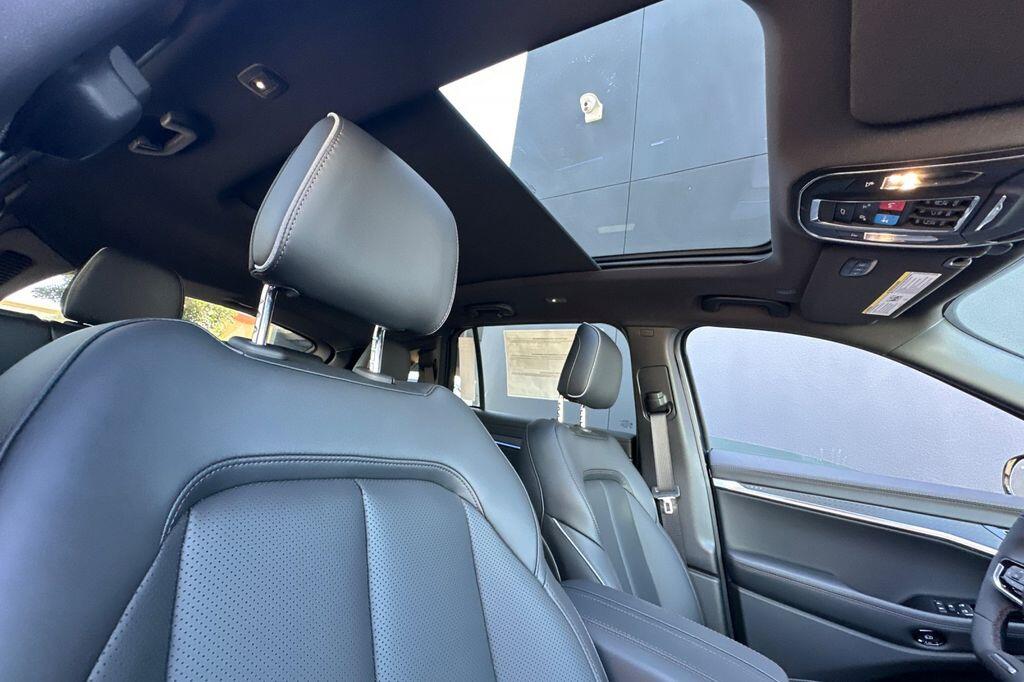 2025 Jeep Wagoneer S Limited - Photo 16