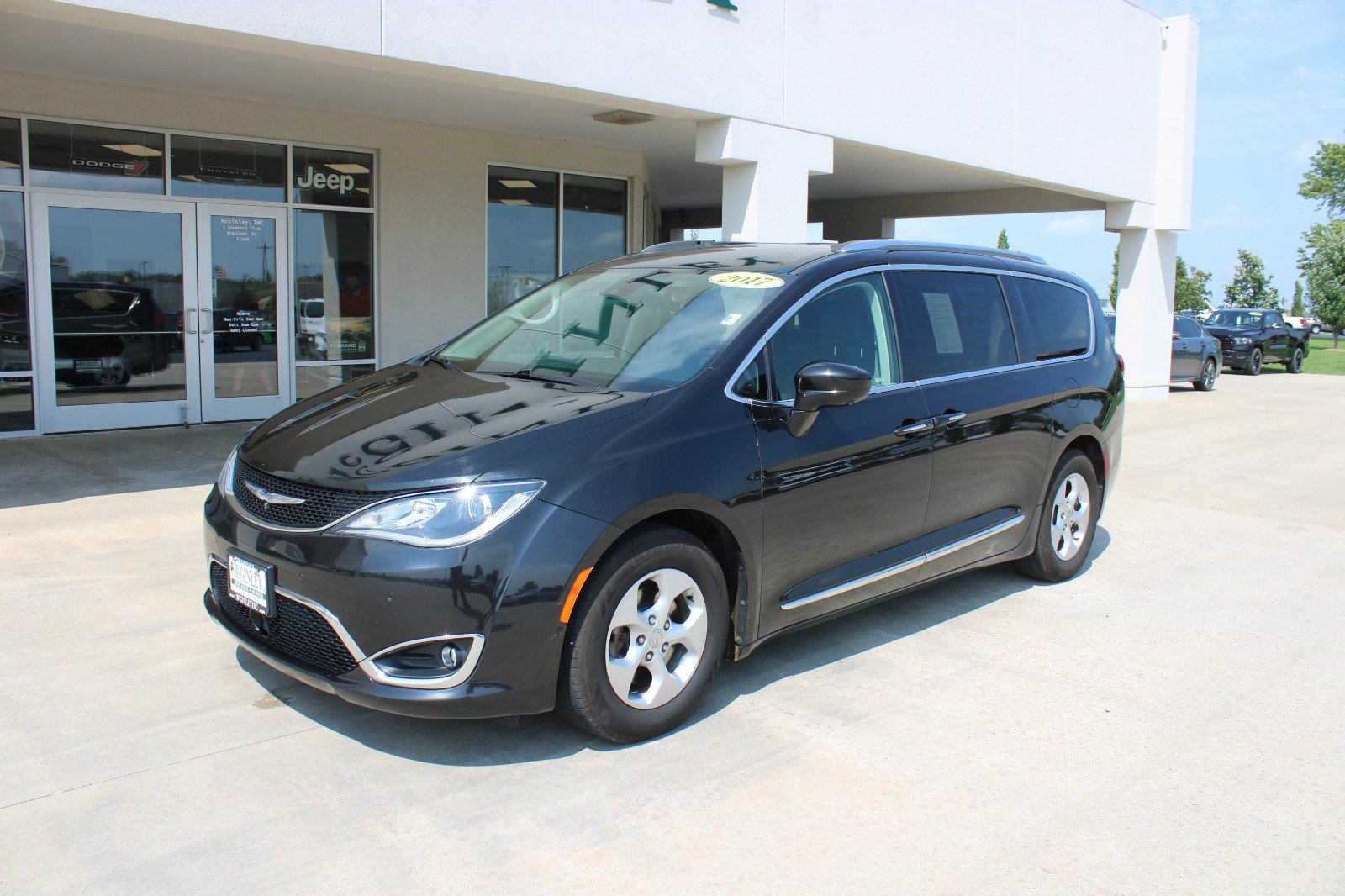 Used 2017 Chrysler Pacifica Touring-L Plus with VIN 2C4RC1EG3HR511598 for sale in Highland, IL