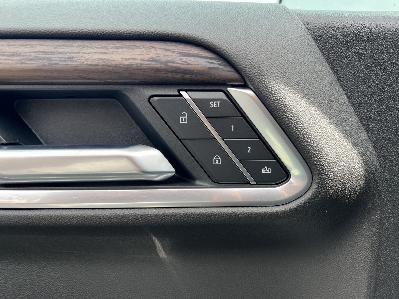 2026 GMC Sierra 1500 SLT - Photo 17