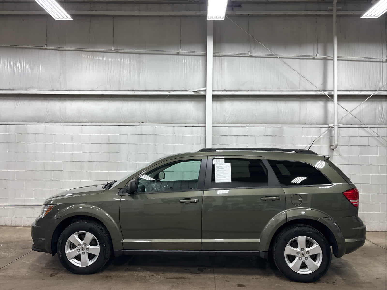 Used 2018 Dodge Journey SE with VIN 3C4PDCAB0JT382460 for sale in Wilmington, OH