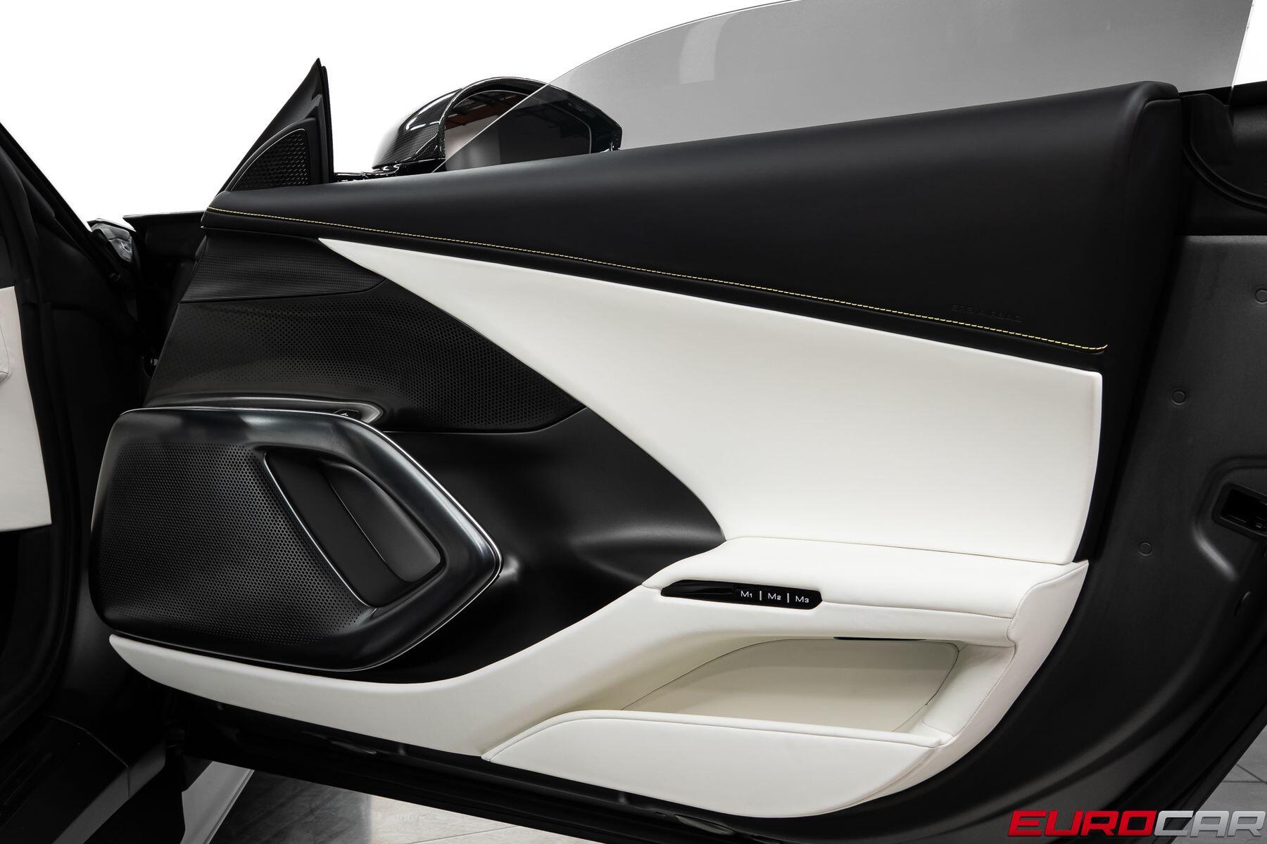 2025 Ferrari 12Cilindri *HUGE CARBON OPTIONS * AIRBRUSHED SHIELD*Image 31