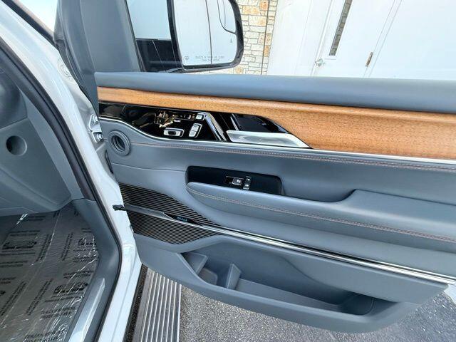2022 Jeep Grand Wagoneer Series III - Photo 44