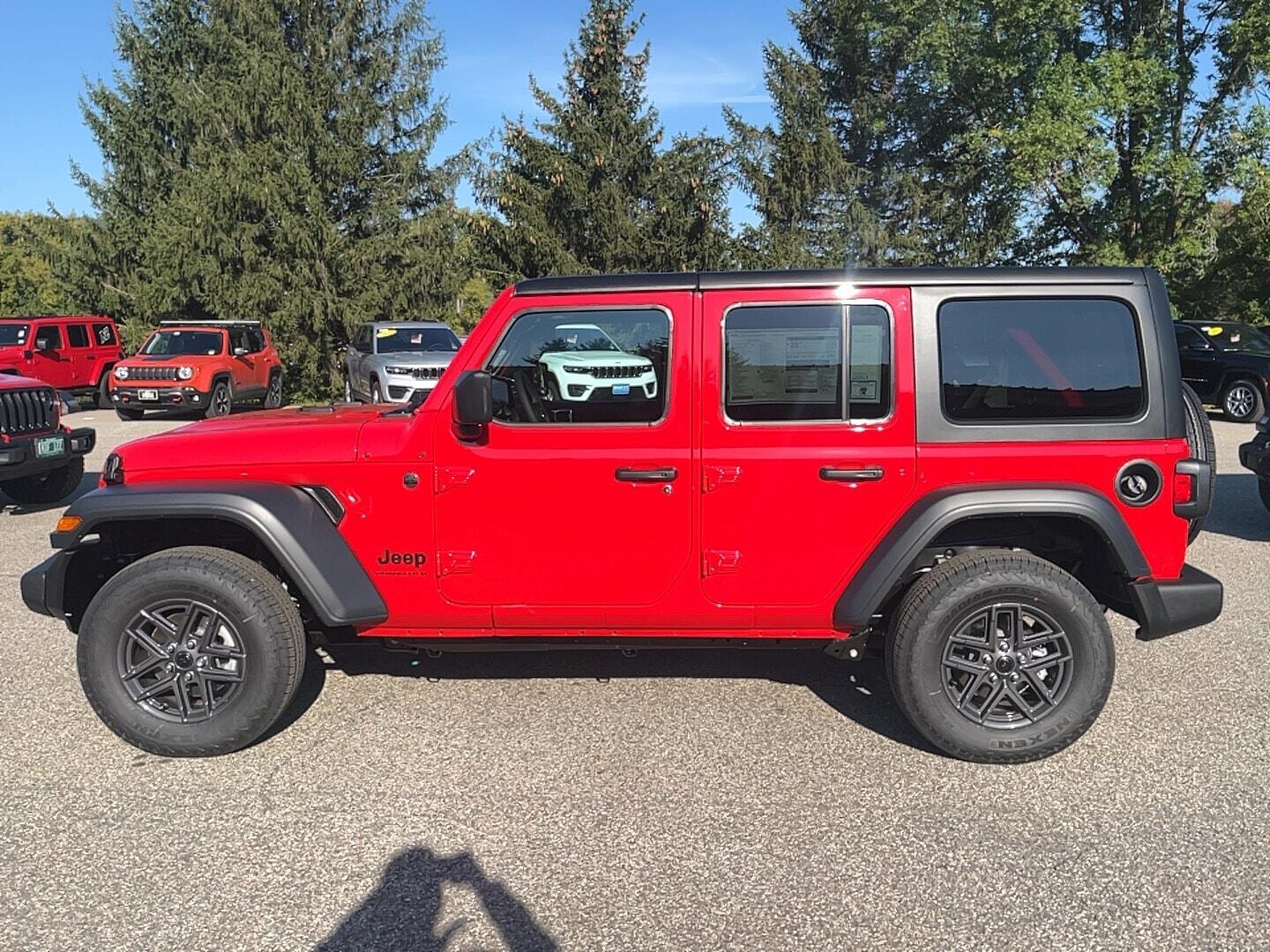 View vehicle photo 7
