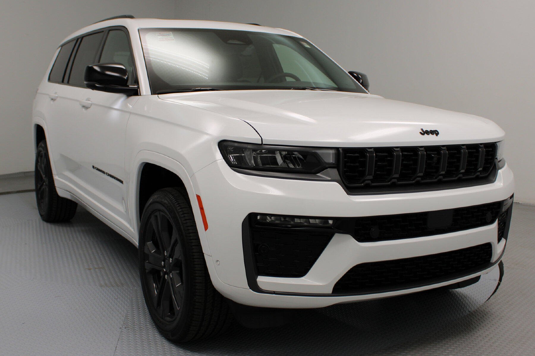 2027 Jeep Grand Cherokee L Grand Cherokee Limited Reserve 4x4