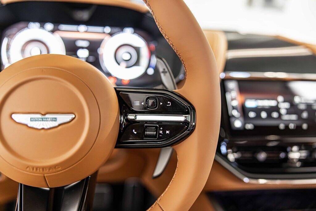 2026 Aston Martin DBX 707 - Photo 27