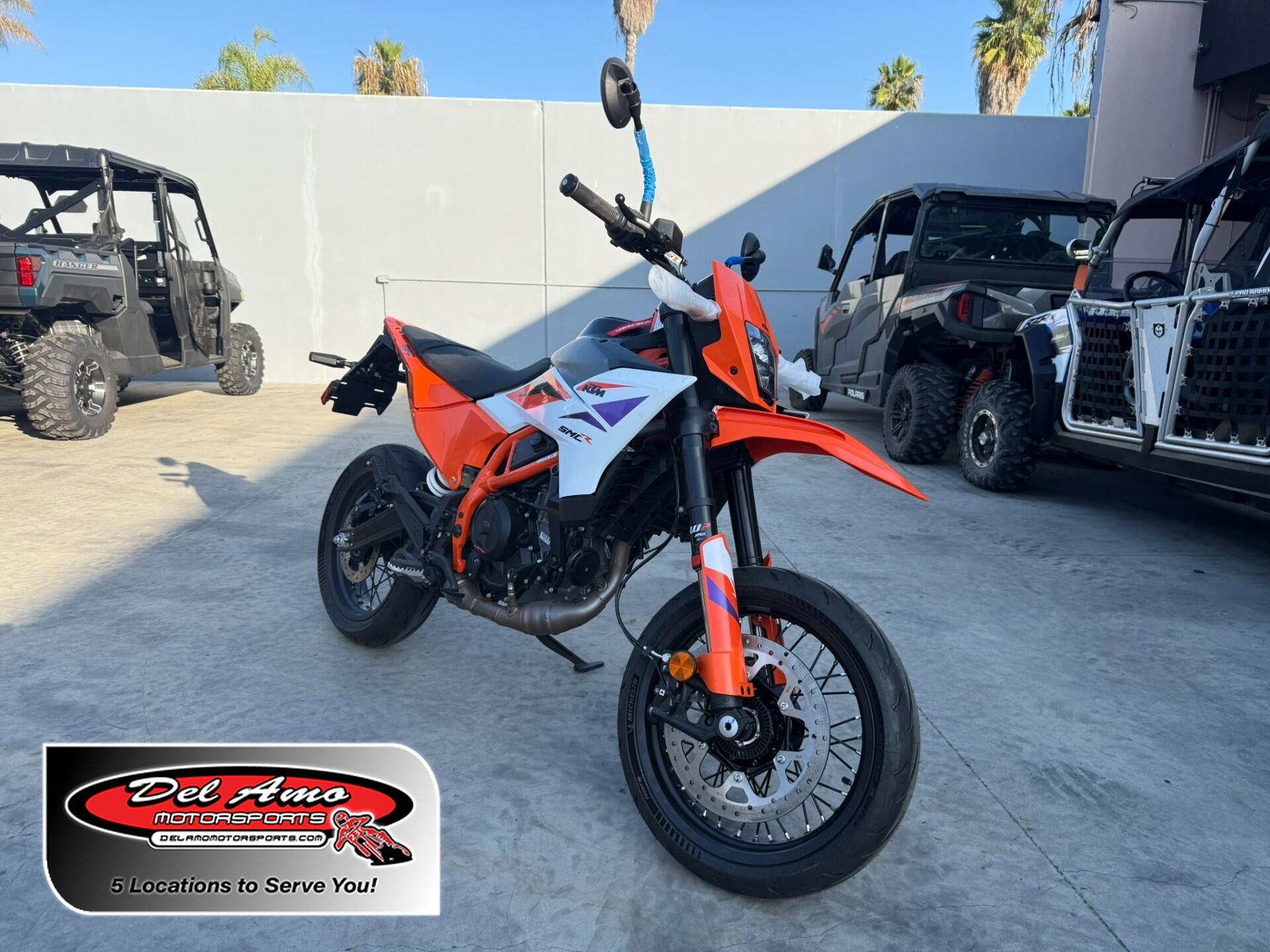 2026 KTM 390 SMC R