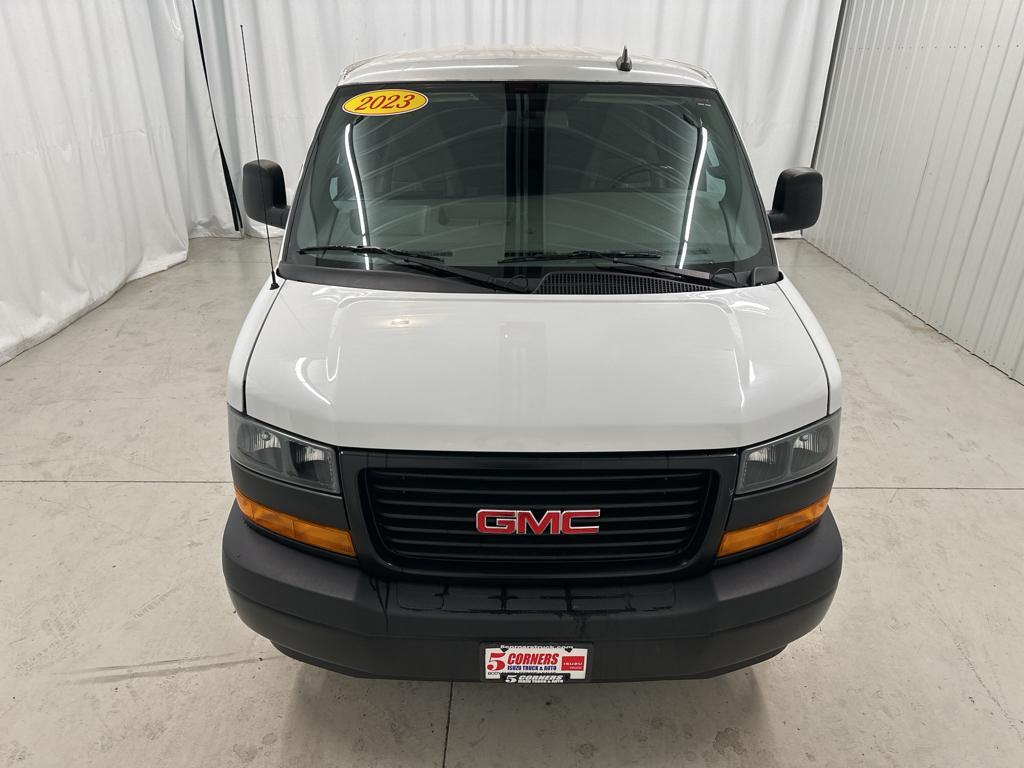 2023 GMC Savana Cargo Work Van photo 3