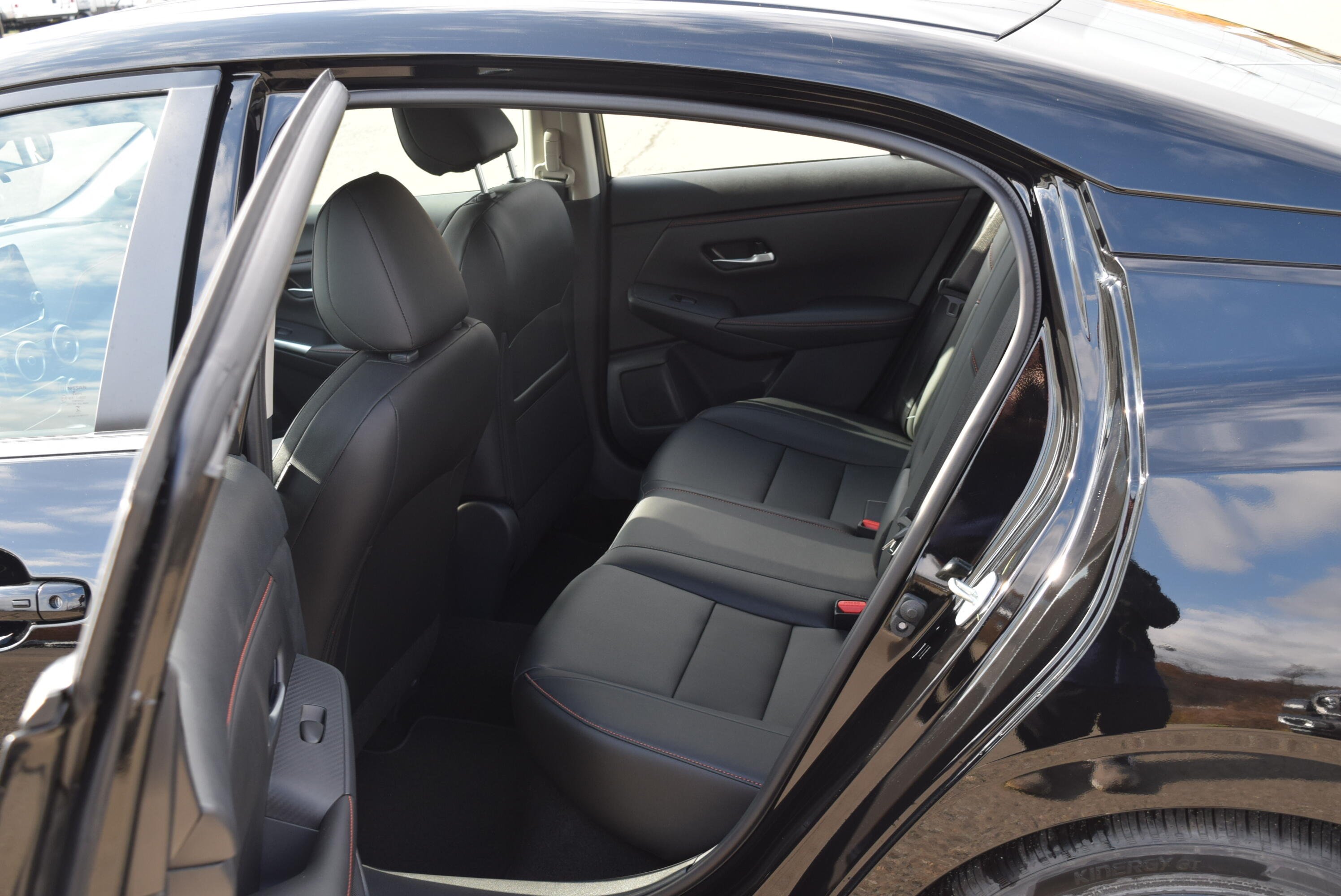 2025 Nissan Sentra SR - Photo 11