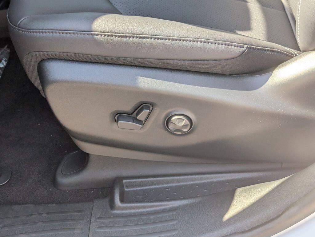 2026 Chrysler Pacifica Select - Photo 14