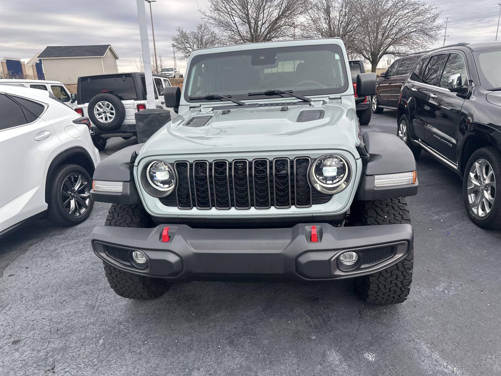Used 2024 Jeep Wrangler 4-Door Rubicon with VIN 1C4PJXFG5RW139382 for sale in Springfield, TN
