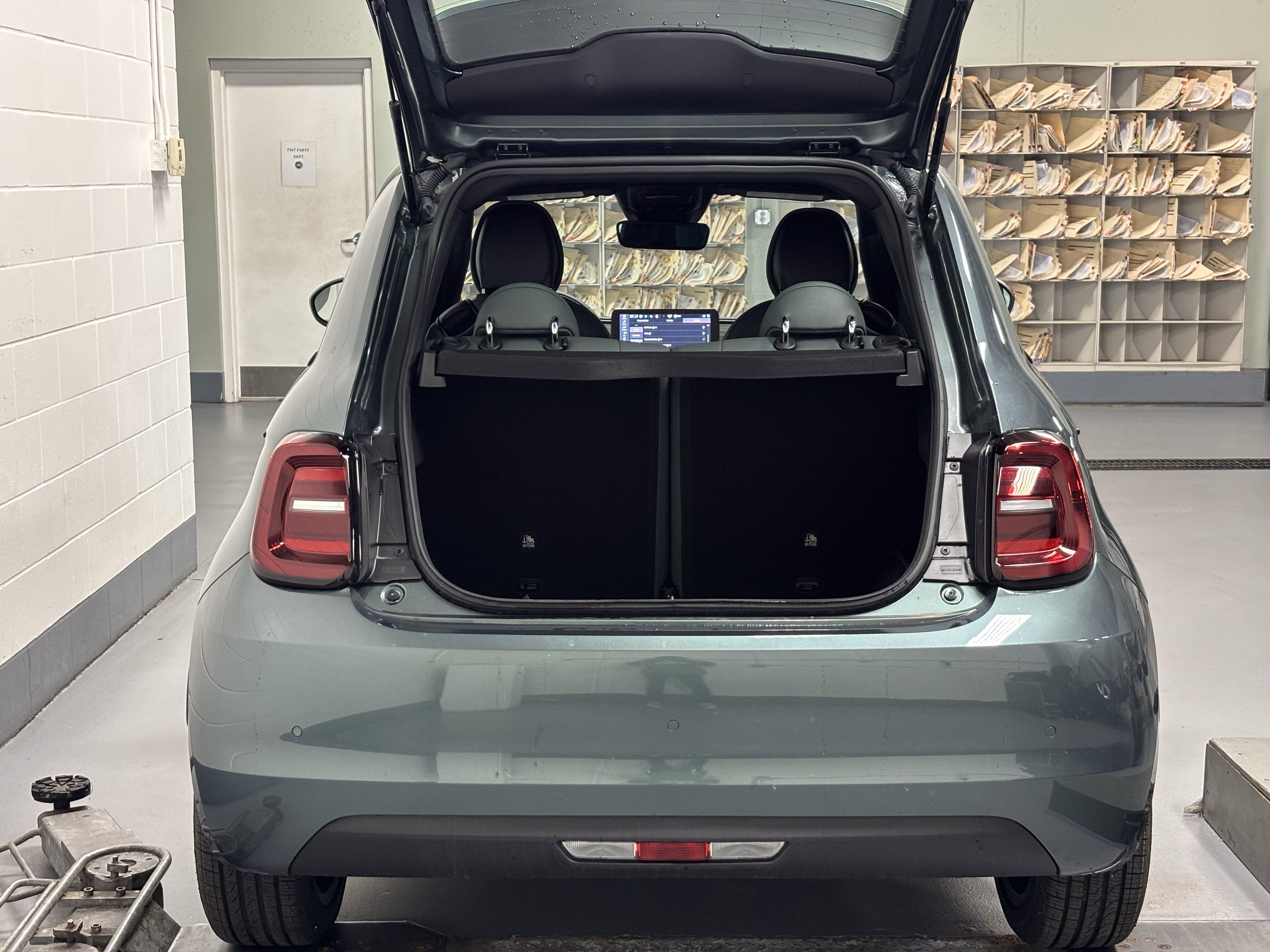 2025 FIAT 500e Base - Photo 9