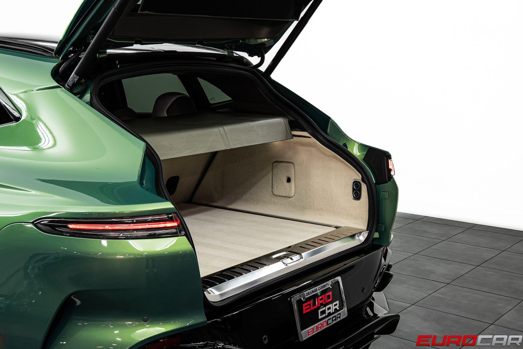 2023 Aston Martin DBX 707 *SPECIAL FACTORY PAINT * PANORAMIC ROOF*Image 16