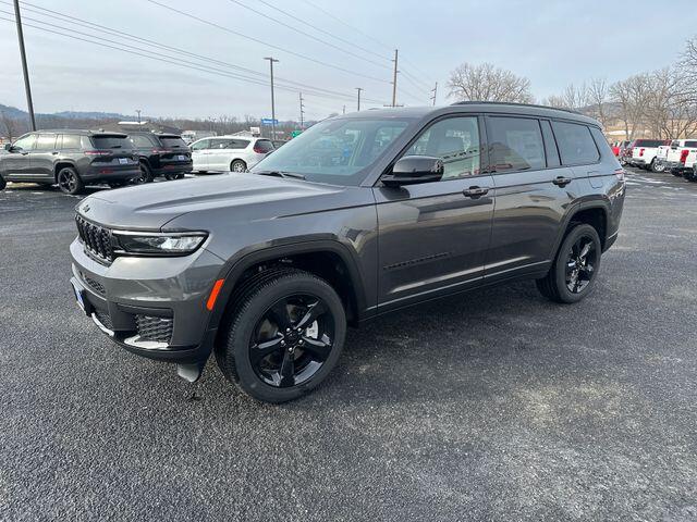 2025 Jeep Grand Cherokee L Altitude's photo