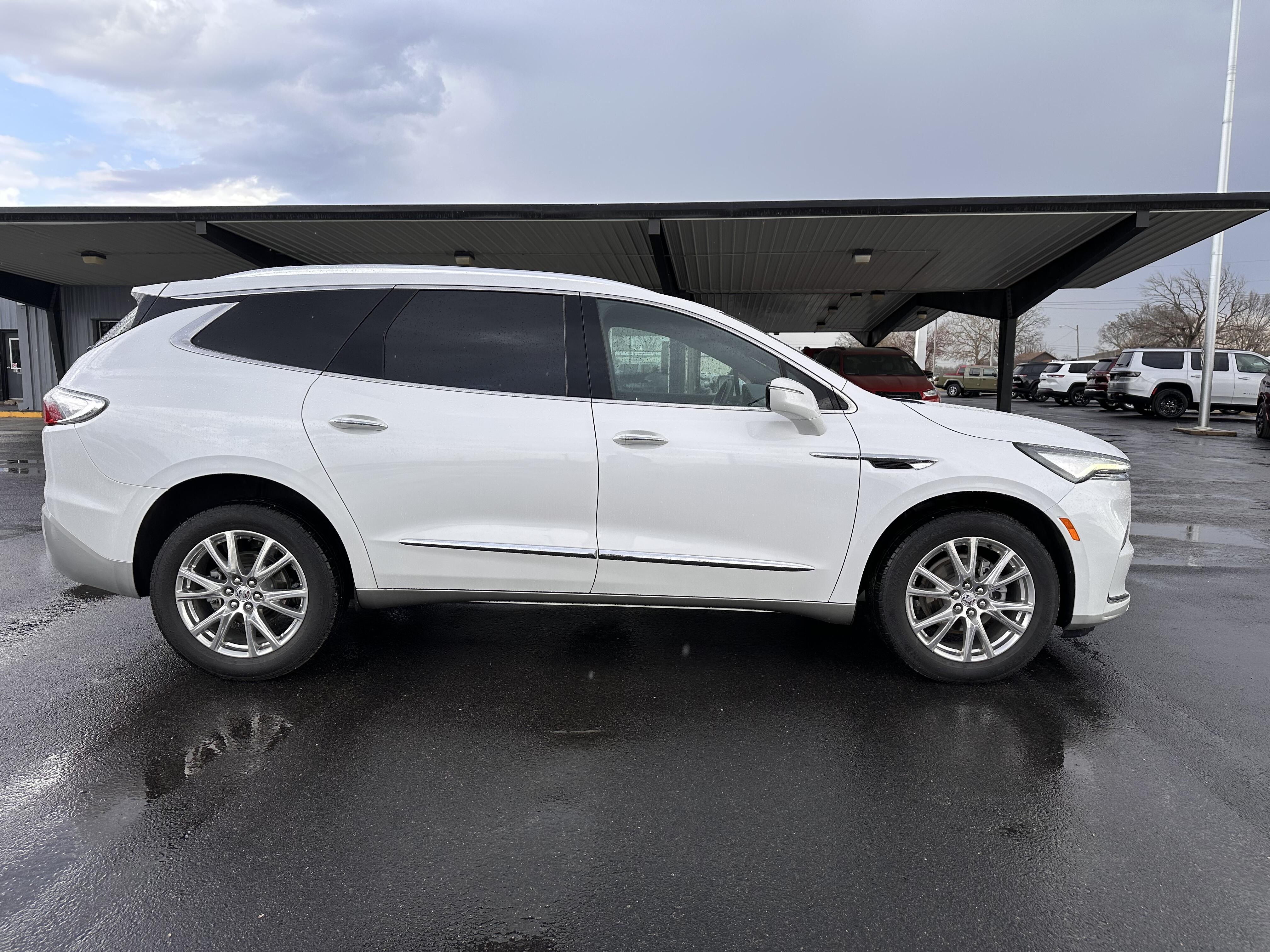 2023 Buick Enclave Essence - Photo 18