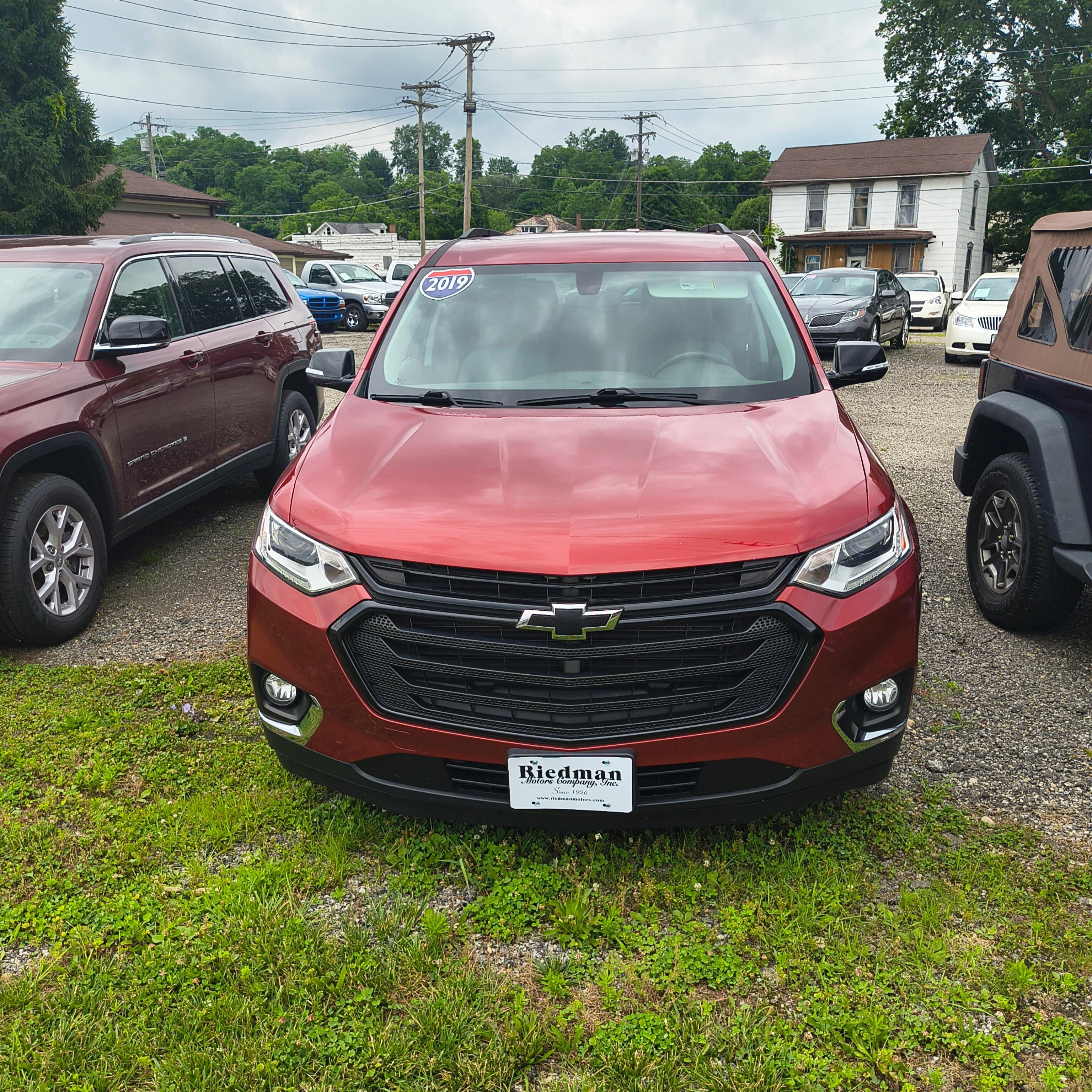 Used 2019 Chevrolet Traverse 3LT with VIN 1GNERHKW6KJ267739 for sale in Connersville, IN