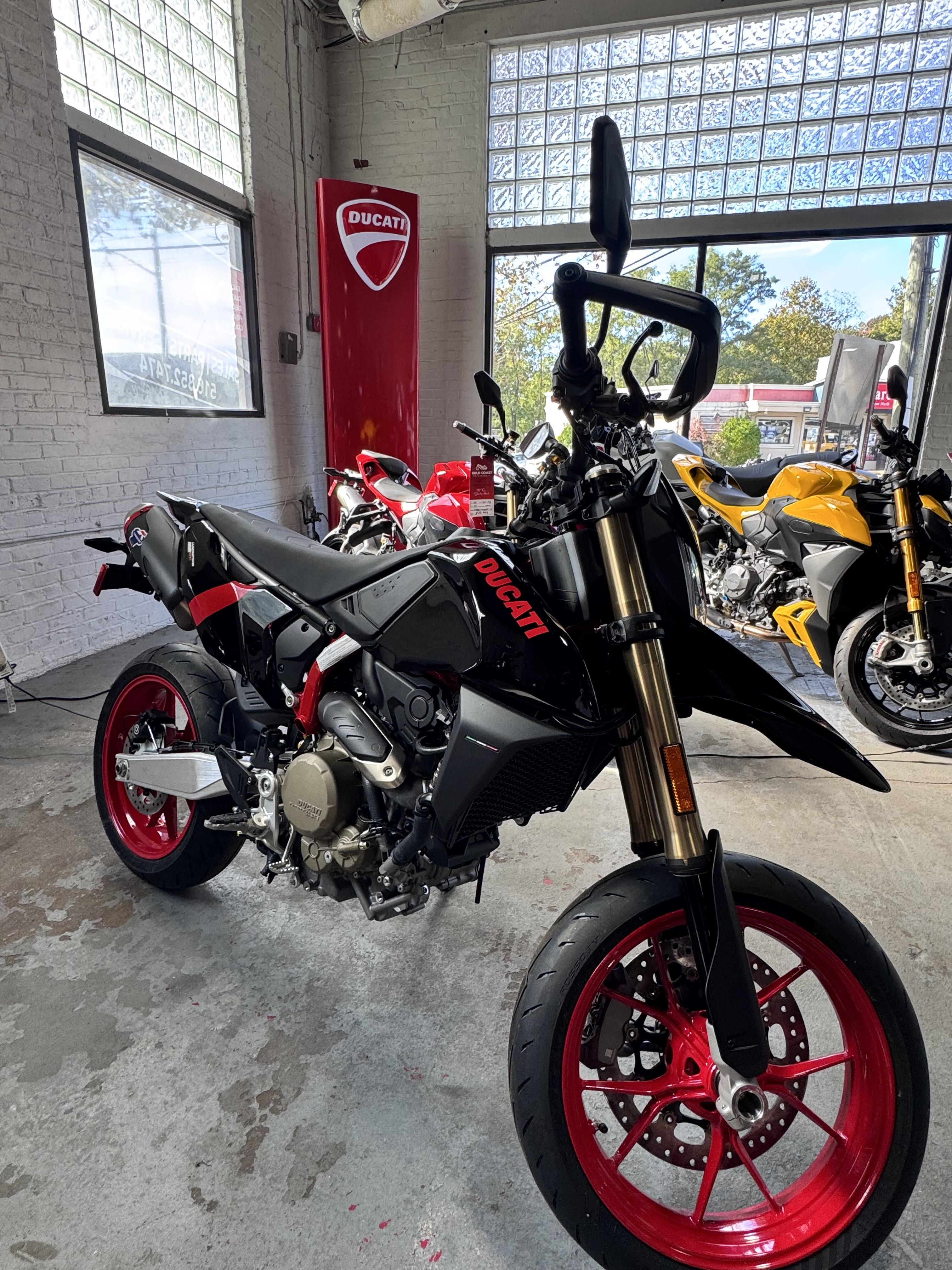 2027 Ducati HYPERMOTARD 698 MONO NERA