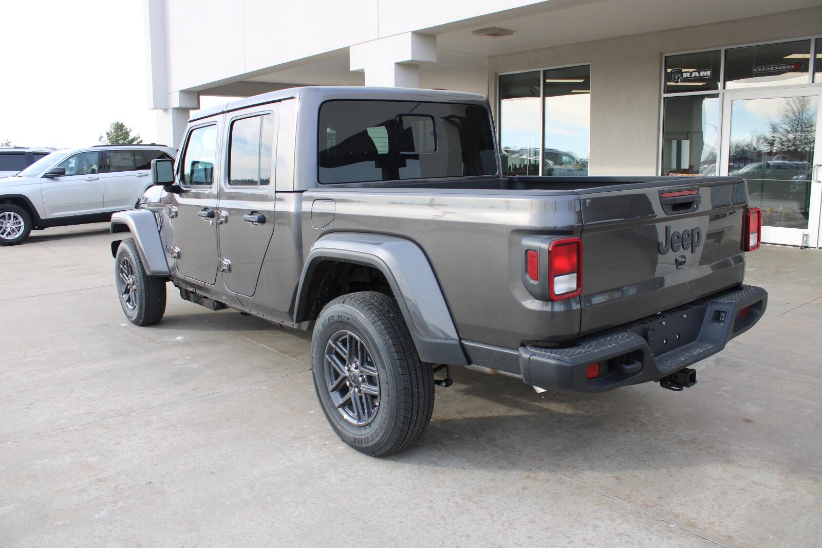 2026 Jeep Gladiator Sport S - Photo 9