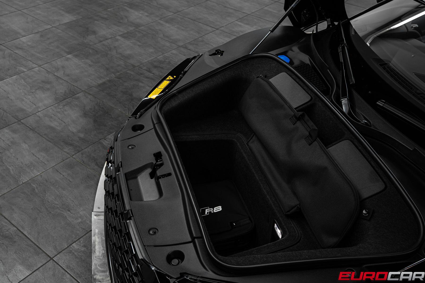2023 Audi R8 Spyder V10 Performance quattro *HUGE CARBON OPTIONS*Image 12