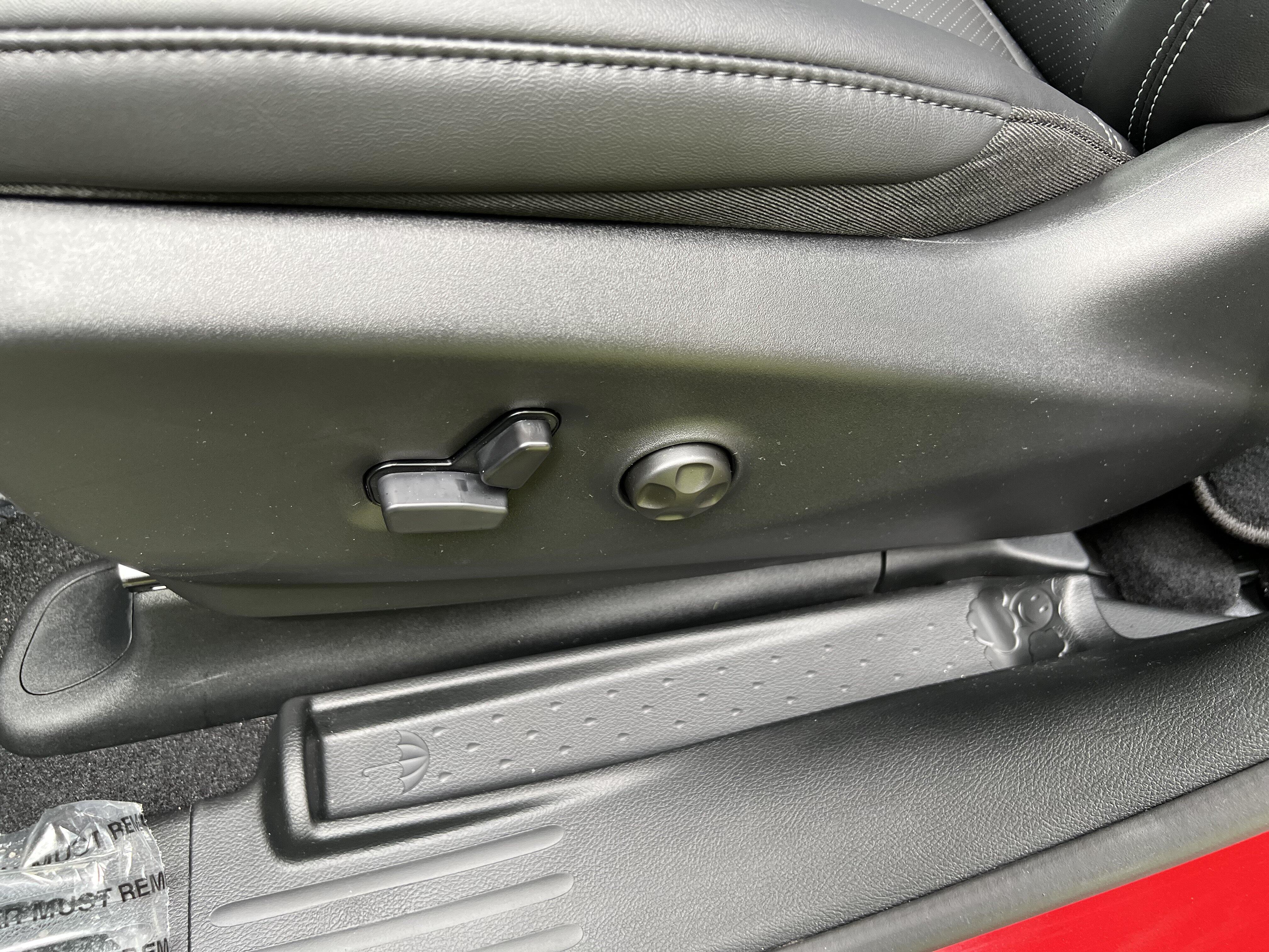 2026 Chrysler Pacifica Select - Photo 18
