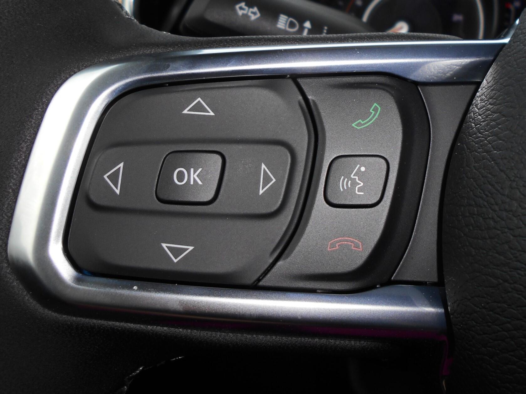 2025 Jeep Wrangler 4-Door Sahara - Photo 15