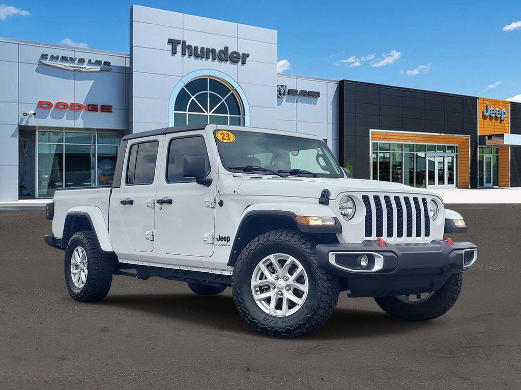 2023 Jeep Gladiator Sport S's photo