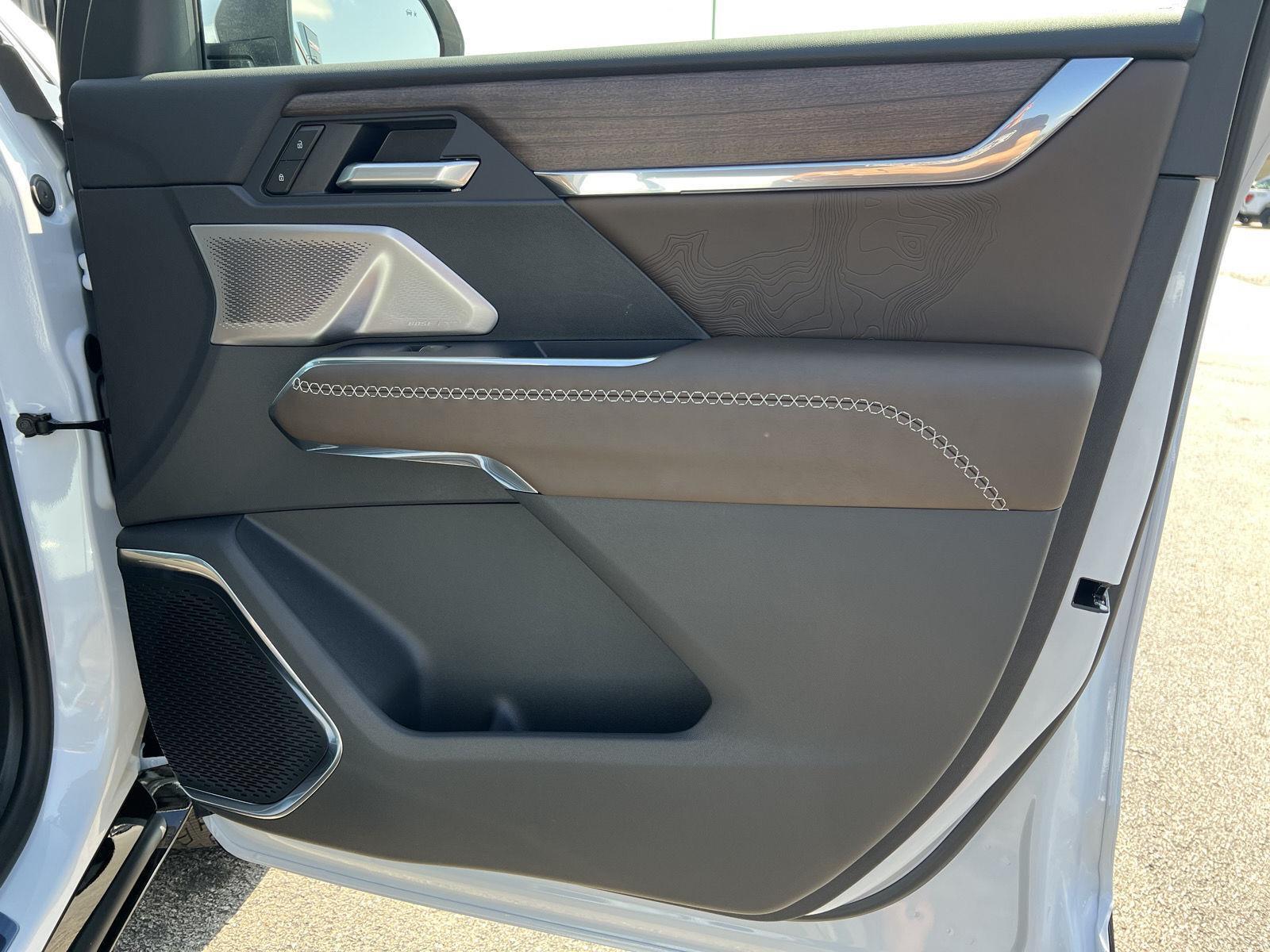 2026 GMC Acadia Denali Ultimate - Photo 19