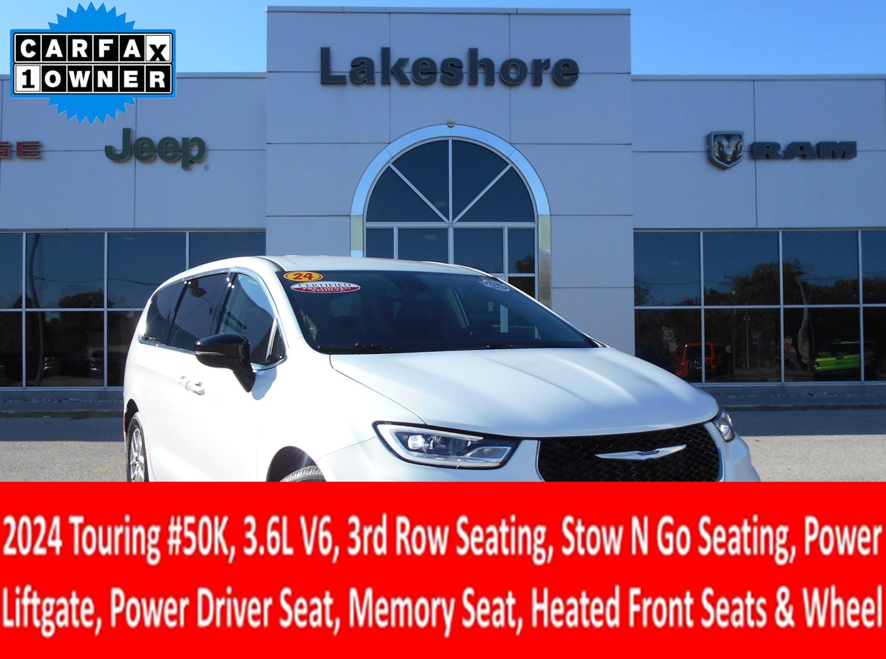 2024 Chrysler Pacifica Touring L's photo