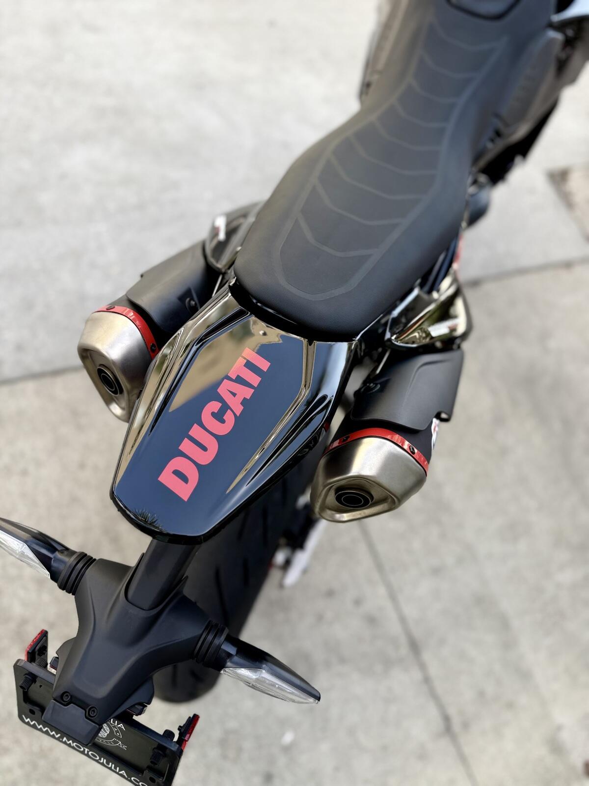 New 2027 Ducati HYPERMOTARD 698 MONO NERA 
