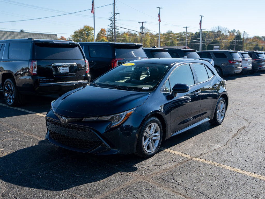 Used 2019 Toyota Corolla Hatchback SE with VIN JTNK4RBEXK3036933 for sale in Angola, IN