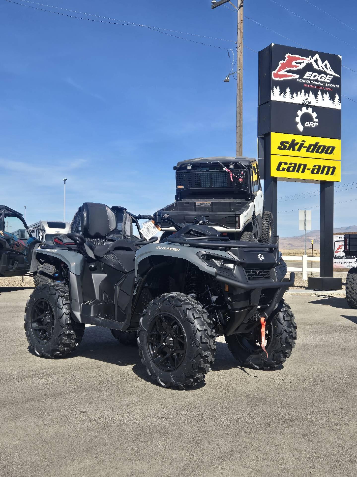 2027 Can-Am OUTLANDER MAX XT 700