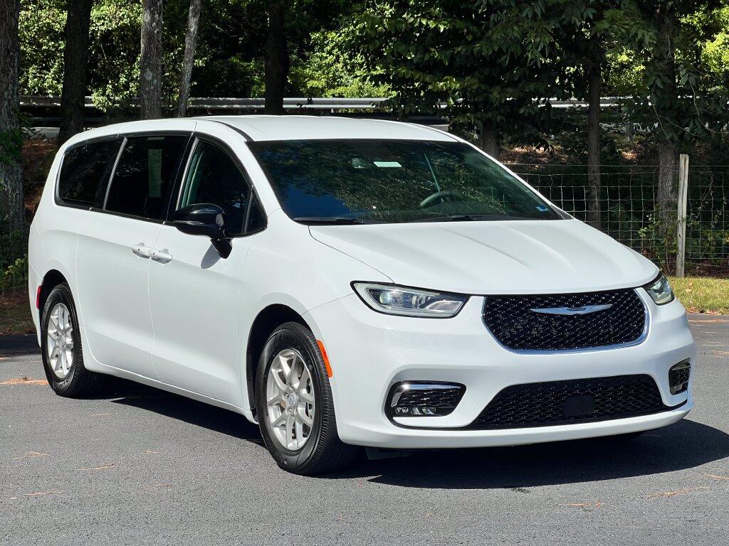 2025 Chrysler Pacifica