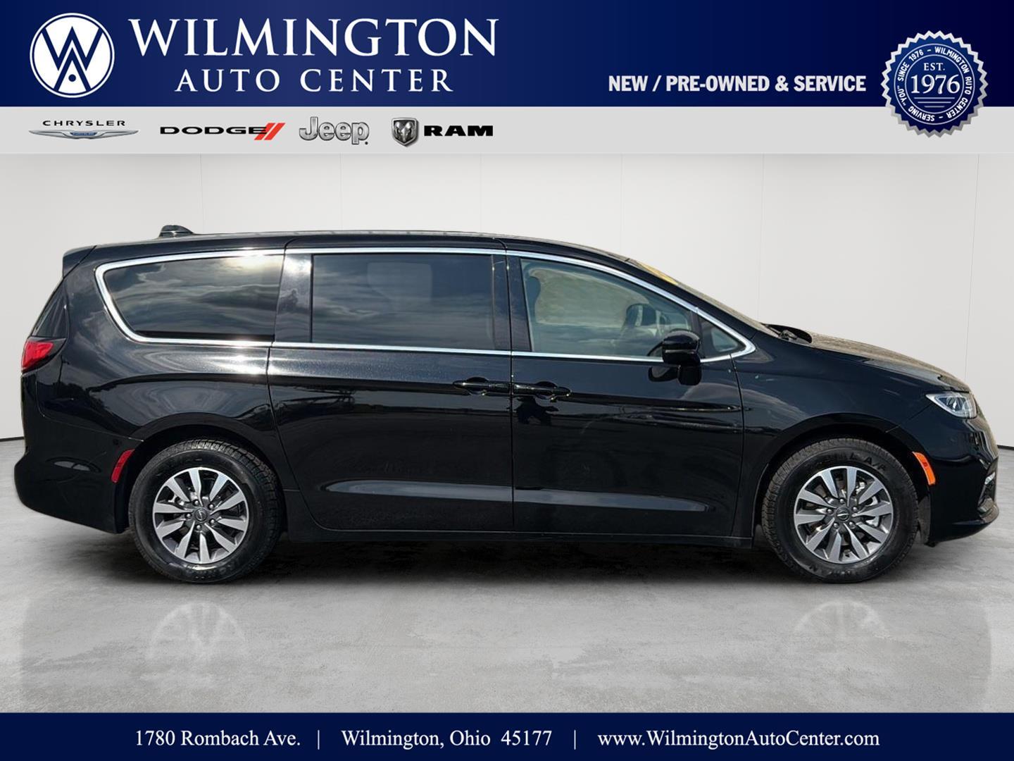 2024 Chrysler Pacifica PHEV Select