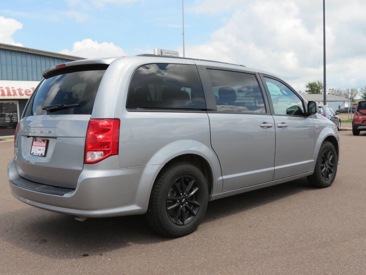 Used 2019 Dodge Grand Caravan SXT with VIN 2C4RDGCGXKR799212 for sale in Fairmont, Minnesota