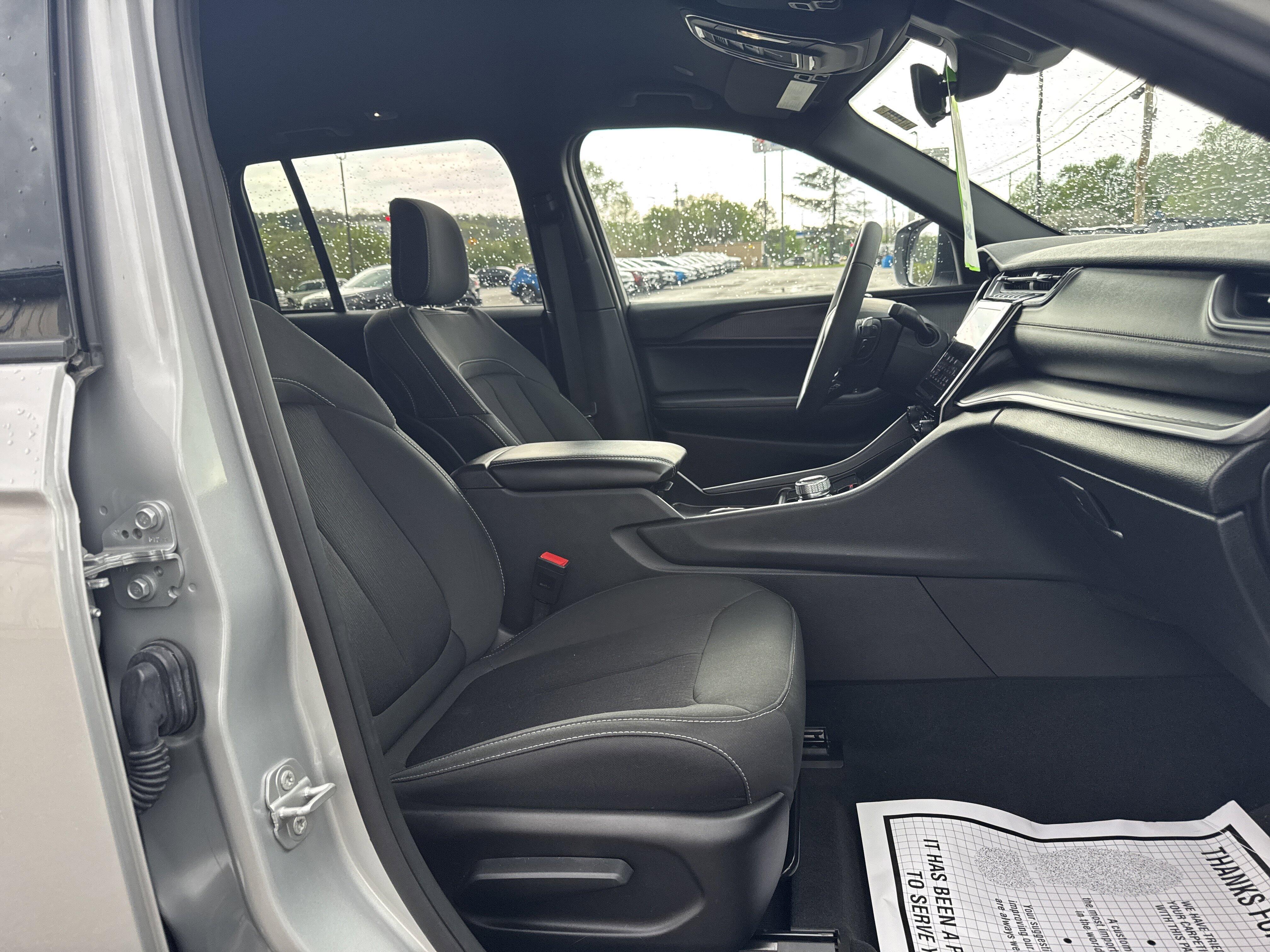 2025 Jeep Grand Cherokee Laredo - Photo 20