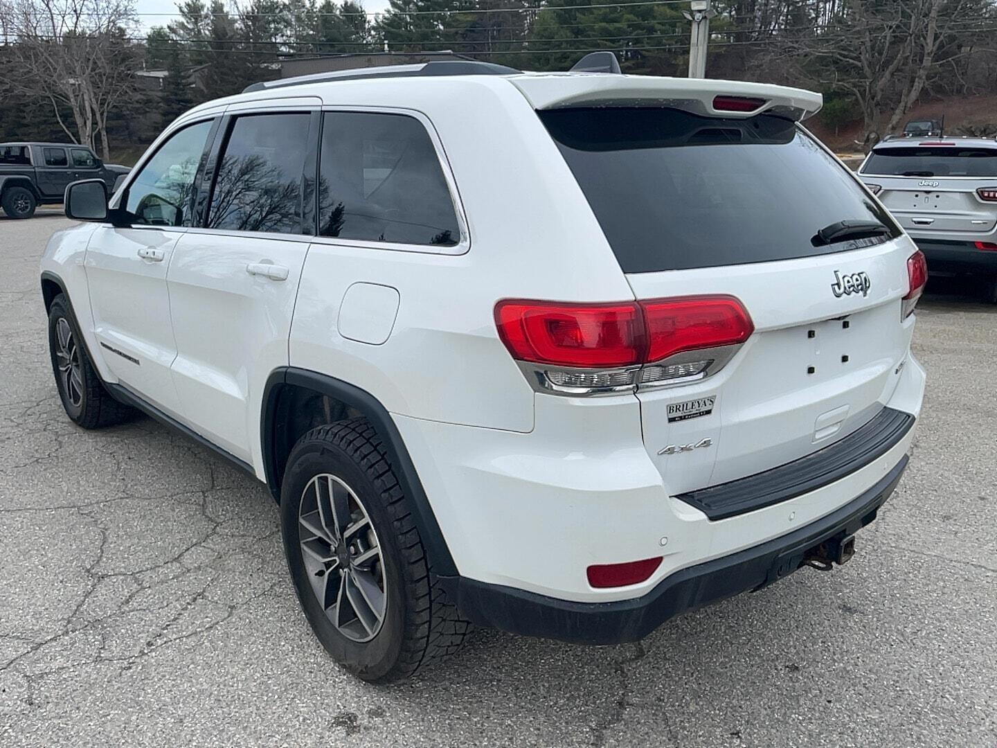 View vehicle photo 7