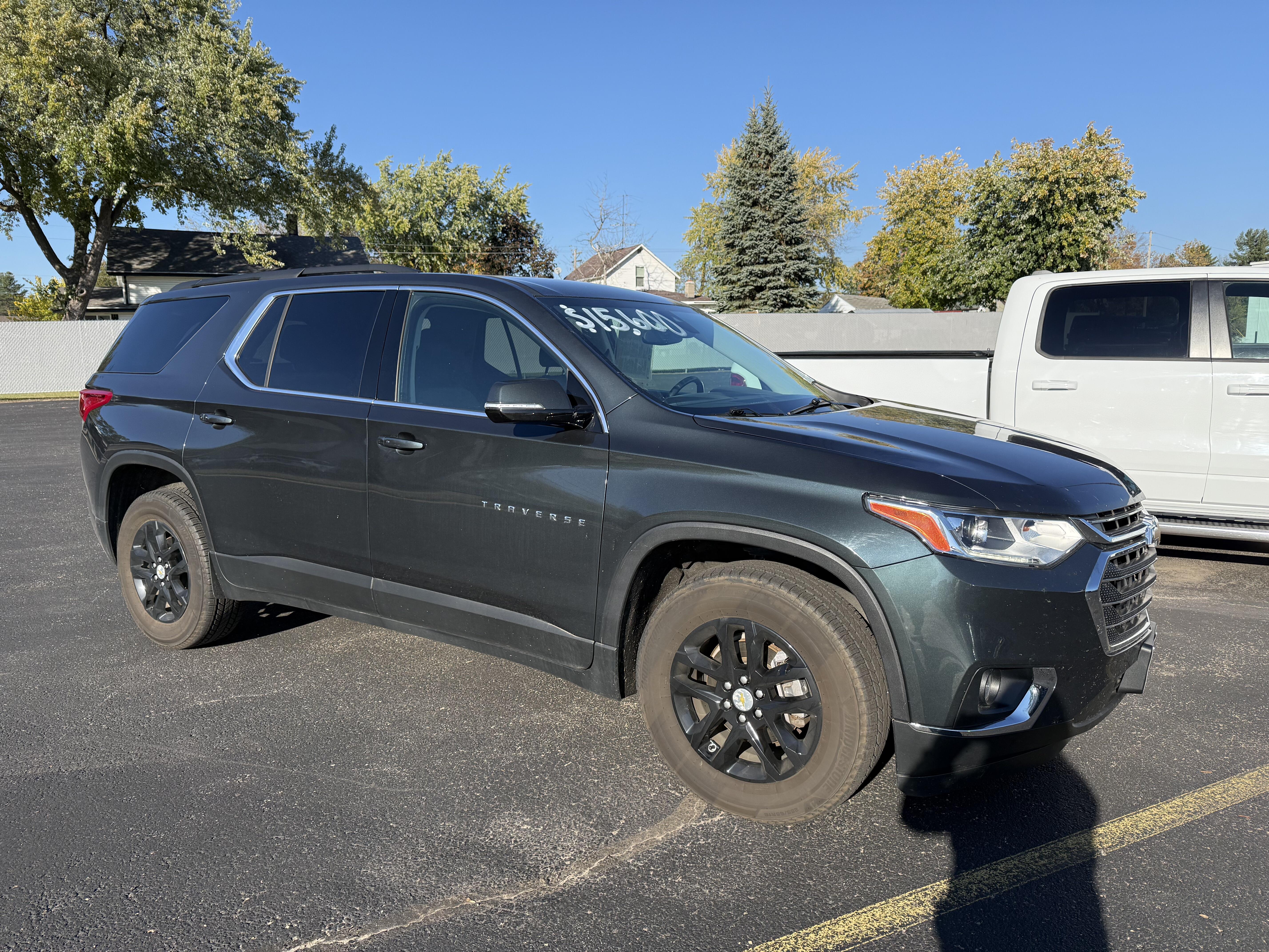 Used 2020 Chevrolet Traverse 1LT with VIN 1GNEVGKW9LJ171790 for sale in Shawano, WI