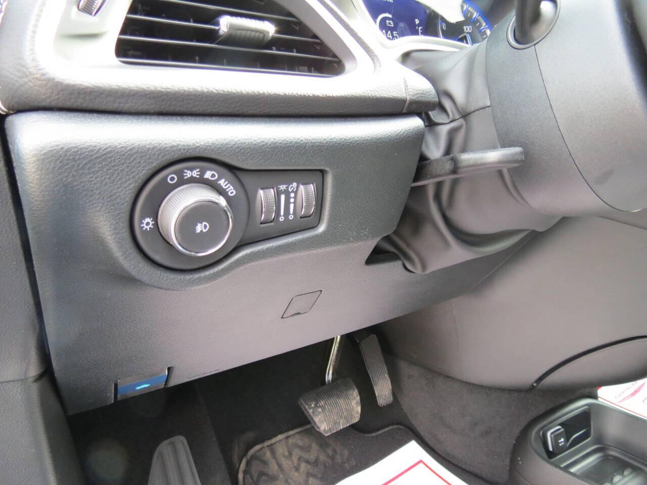 2026 Chrysler Pacifica Select - Photo 10