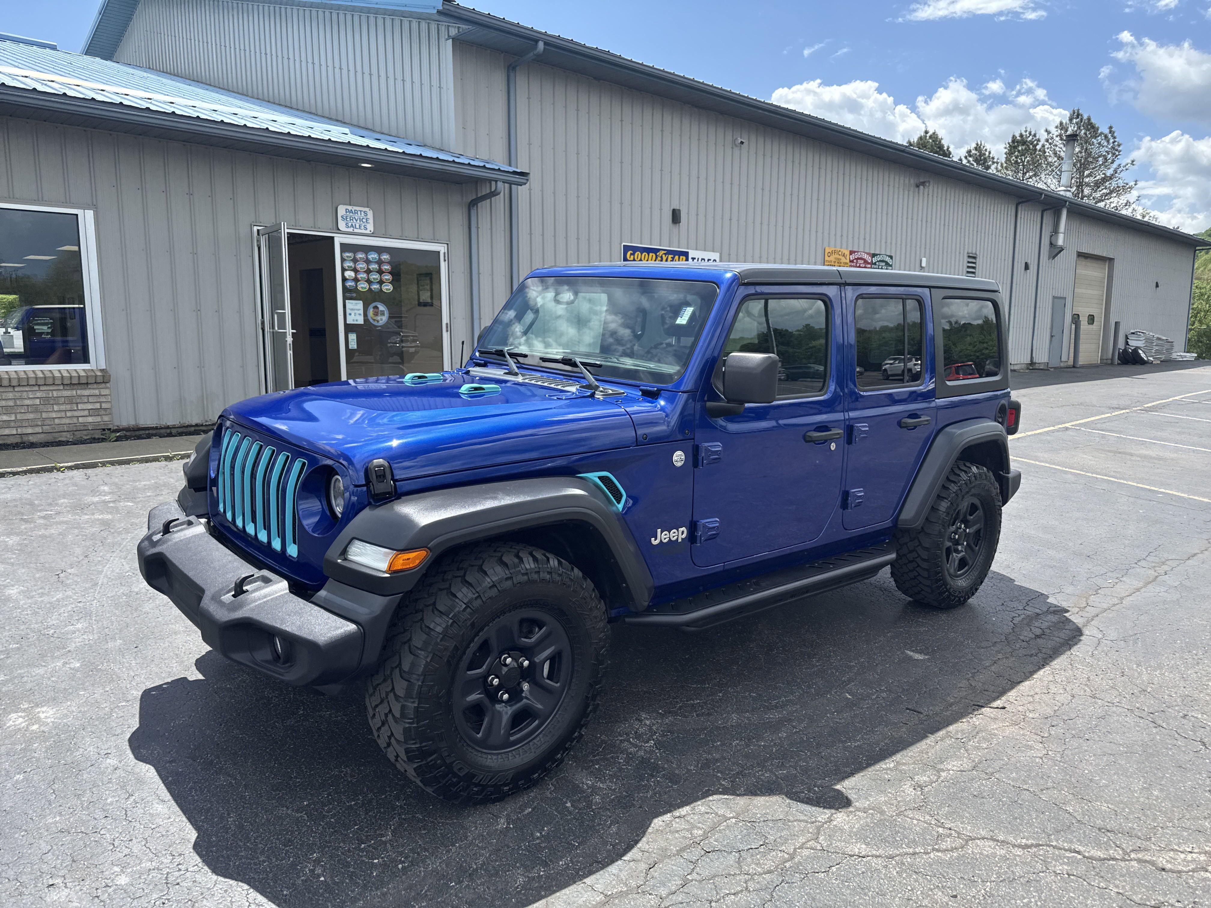 Used 2018 Jeep All-New Wrangler Unlimited Sport with VIN 1C4HJXDG7JW230231 for sale in Victor, NY