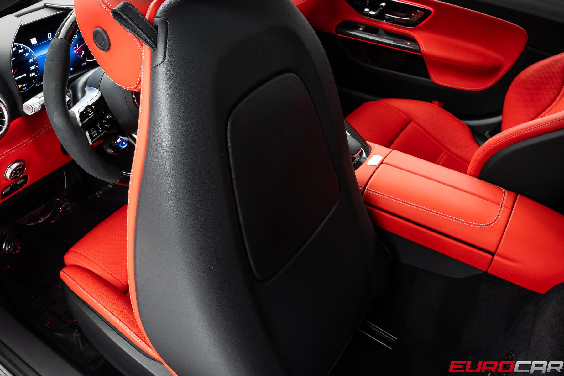 2025 Mercedes-Benz AMG GT 63 *CARBON INTERIOR TRIM * FIXED PANORAMIC SUNROOF*Image 38