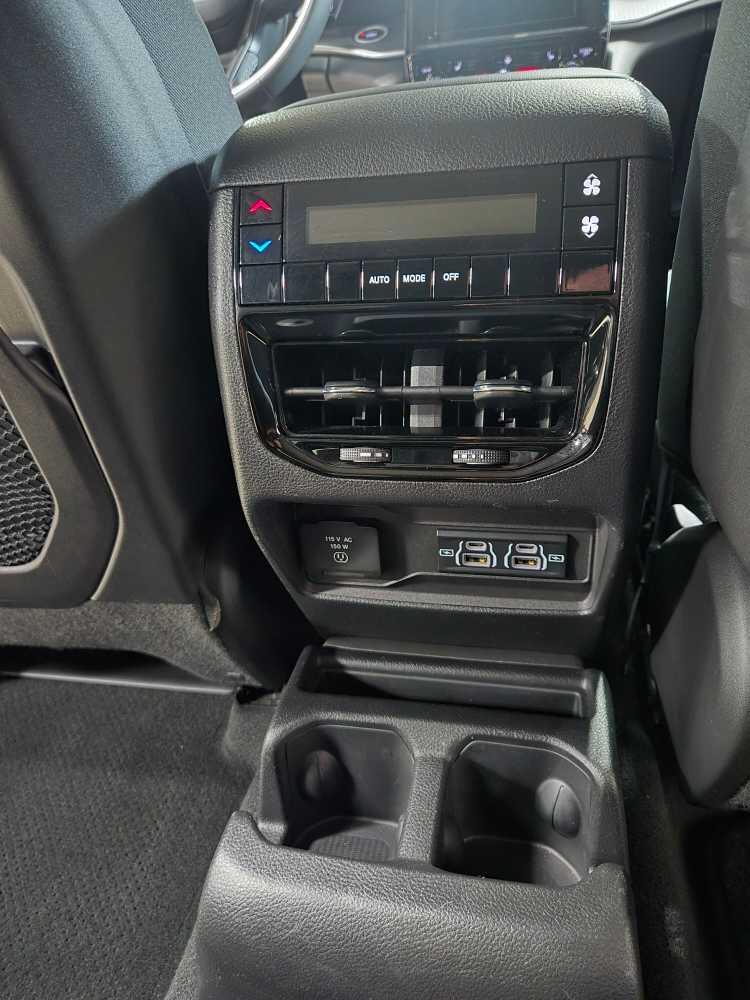 2023 Jeep Grand Cherokee L Laredo - Photo 16