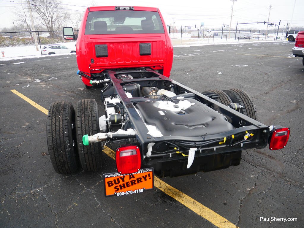 2026 RAM 3500 Chassis Tradesman - Photo 13